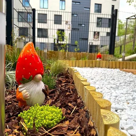 3 Modern With Private Garden, Free Parking & Movie Library Prag