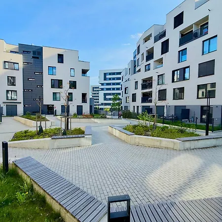 3 Modern With Private Garden, Free Parking & Movie Library 아파트