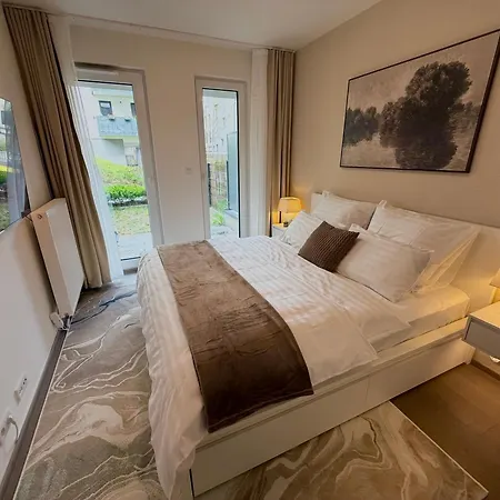 3 Modern With Private Garden, Free Parking & Movie Library Lejlighed Prag