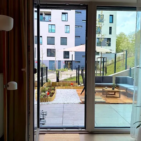 3 Modern With Private Garden, Free Parking & Movie Library 아파트